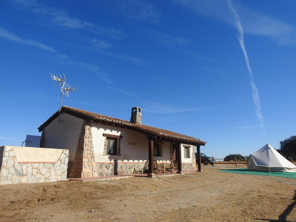 Eco-Lodge En La Reserva Privada Campanarios De Azaba - Proyecto De Conservacion Espeja Εξωτερικό φωτογραφία