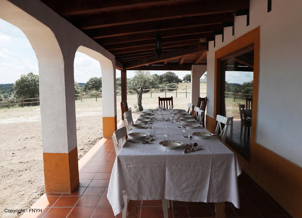 Eco-Lodge En La Reserva Privada Campanarios De Azaba - Proyecto De Conservacion Espeja Εξωτερικό φωτογραφία