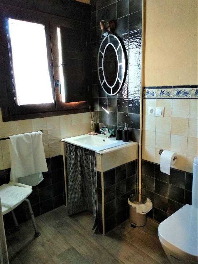 Eco-Lodge En La Reserva Privada Campanarios De Azaba - Proyecto De Conservacion Espeja Εξωτερικό φωτογραφία
